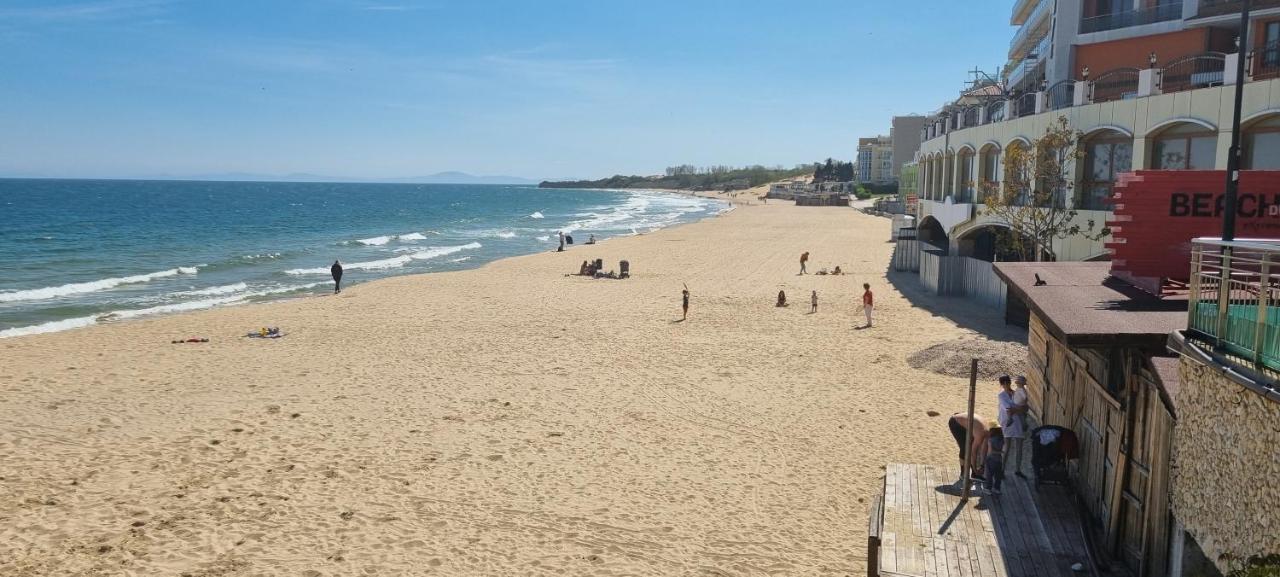 Nessebar Sky Apartment: Beachside Retreat Near Old Town Exterior photo