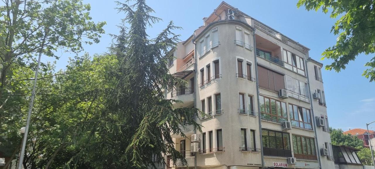 Nessebar Sky Apartment: Beachside Retreat Near Old Town Exterior photo